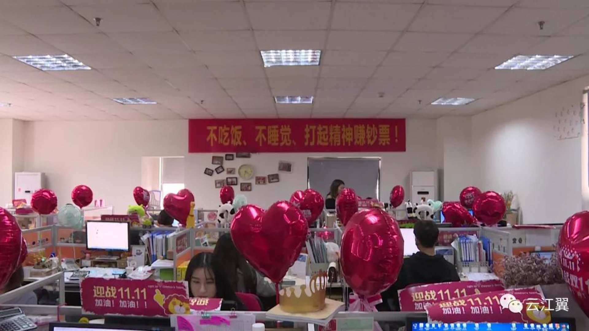 在家装设计中，你该如何做出明智的选择？今天就让我们一起探索如何挑选适合自己的设计方案。